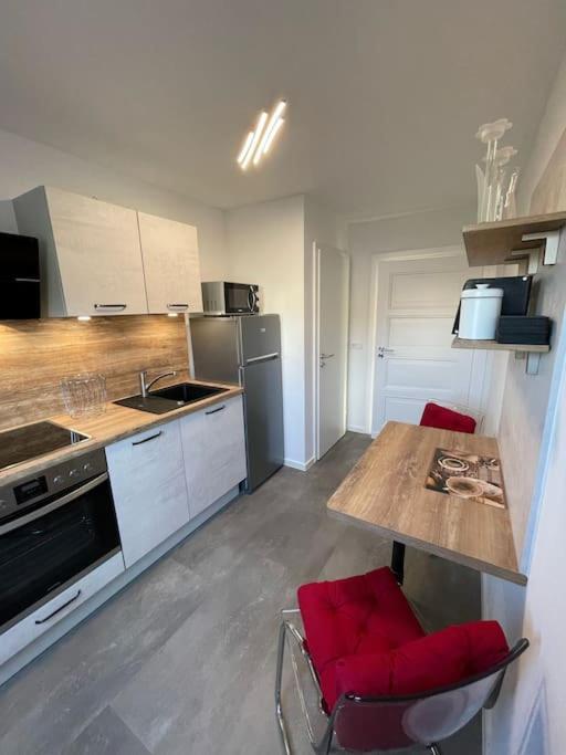 Komfortable Ferienwohnung In Halle-Kroellwitz Halle  Buitenkant foto