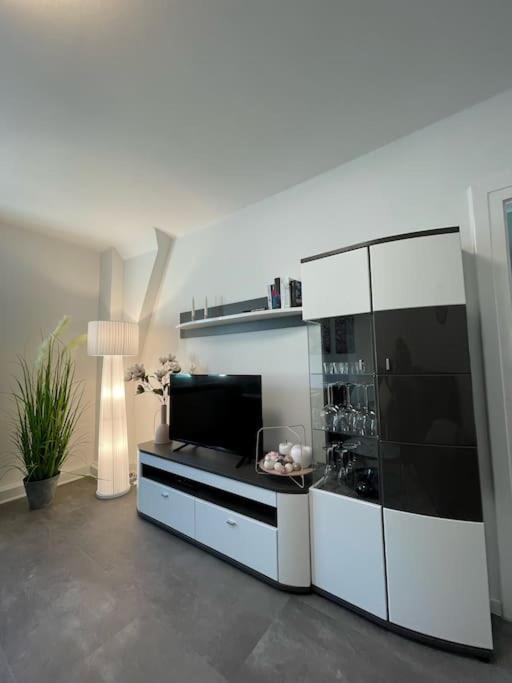 Komfortable Ferienwohnung In Halle-Kroellwitz Halle  Buitenkant foto
